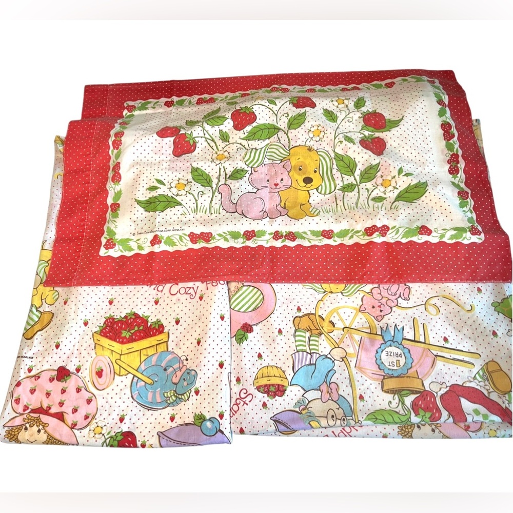 Vintage Strawberry Shortcake 3 Piece Twin Sheet Set 1980s - Fitted, Flat & Case